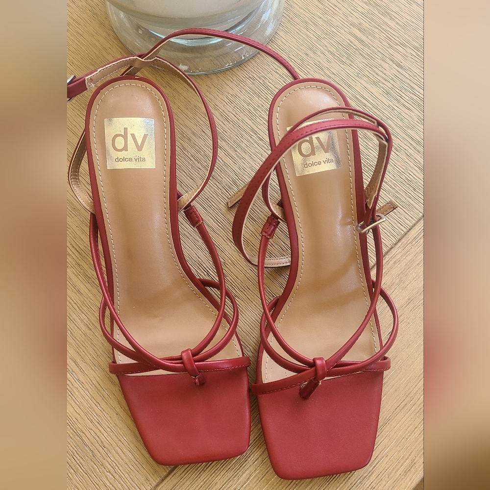 Dolce Vita Women's Burgundy Strappy Sandals
